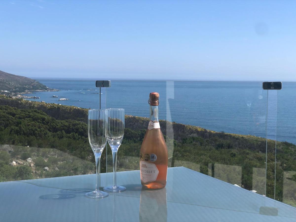 Camps Bay Blue Self-Catering Studios Кейптаун Екстериор снимка