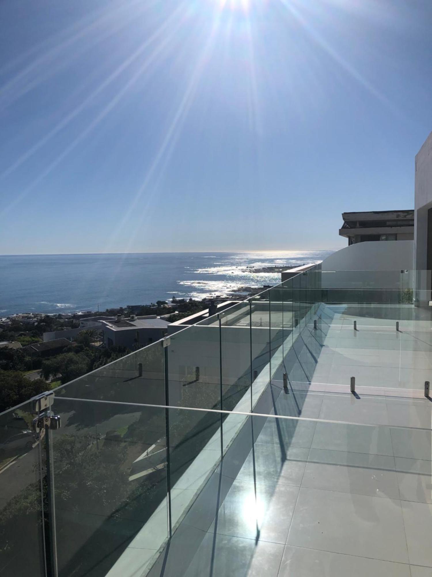Camps Bay Blue Self-Catering Studios Кейптаун Екстериор снимка