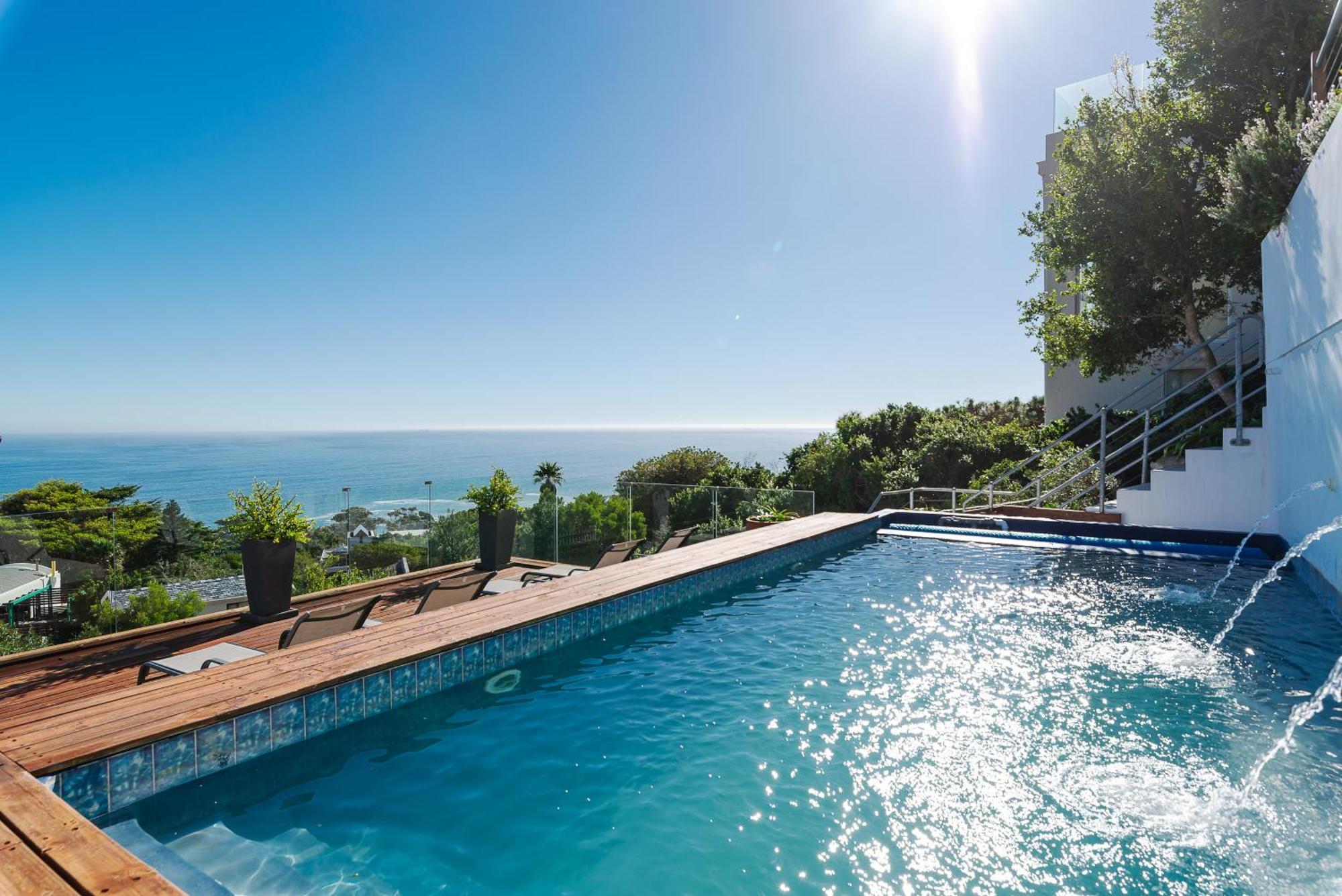 Camps Bay Blue Self-Catering Studios Кейптаун Екстериор снимка
